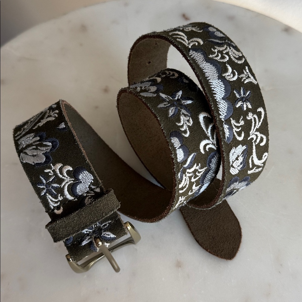 Lucky Brand green  and White Embroidered Leather Belt